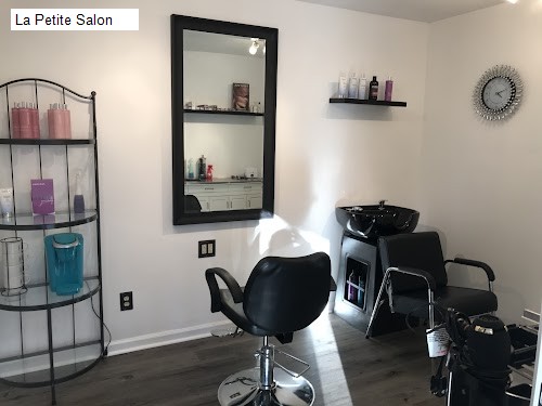 La Petite Salon