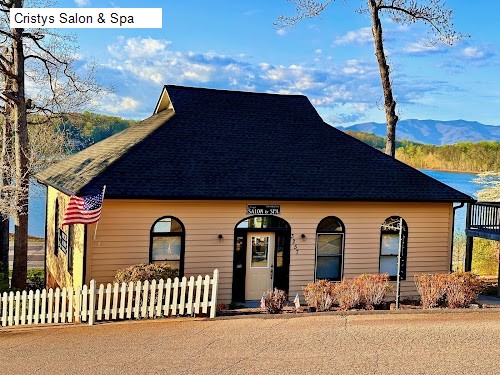 Cristys Salon & Spa