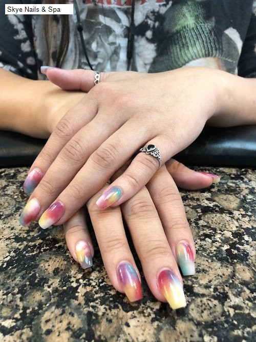 Skye Nails & Spa